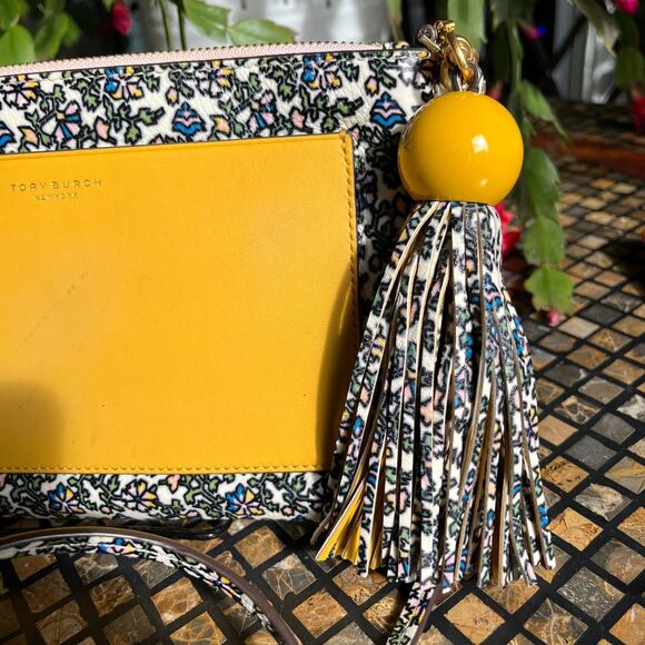 Tory Burch Colorblock Tassel Crossbody Bag Goan Sand Floral & Daisy Yellow EUC - Picture 3 of 8